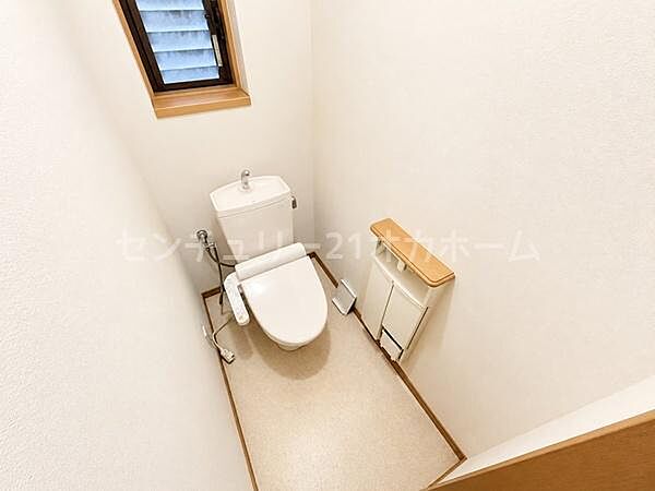 トイレ　※画像は実際の写真にCG加工（家具や調度品の削除や合成）を加えたもので実際とは異なる場合があります。