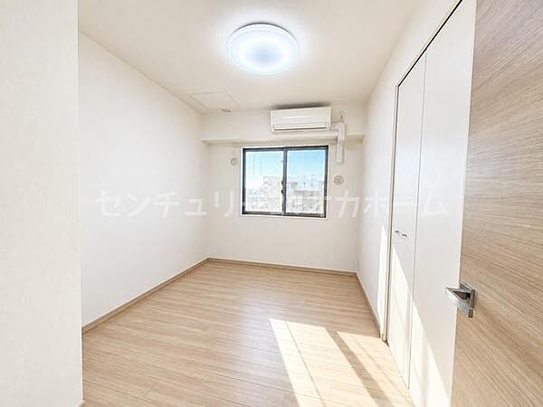 主寝室にいかがですか♪※画像は実際の写真にCG加工（家具や調度品の削除や合成）を加えたもので実際とは異なる場合があります。