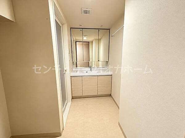 独立洗面台♪※画像は実際の写真にCG加工（家具や調度品の削除や合成）を加えたもので実際とは異なる場合があります。