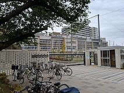 守口市立よつば小学校まで810m