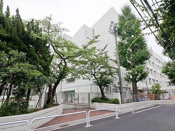 台東区立柏葉中学校まで329m