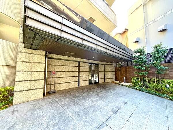 ホテルライクなエントランスです♪