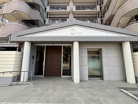 ホテルライクなエントランスです♪