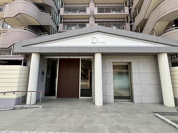 ホテルライクなエントランスです♪