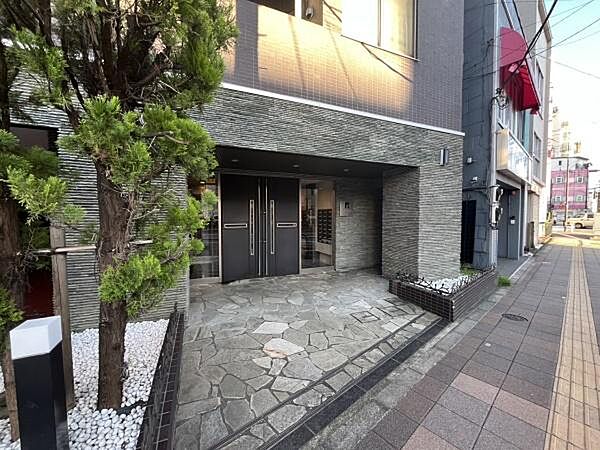 ホテルライクなエントランスです♪