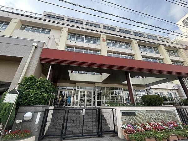 荒川区立南千住第二中学校まで915m