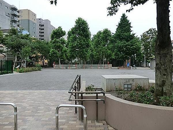 精華公園まで938m