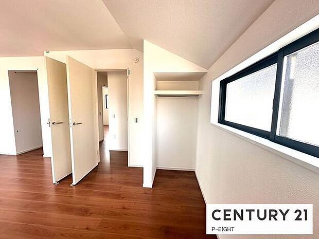 パイプ付！洋服をハンガーにかけて収納できます！