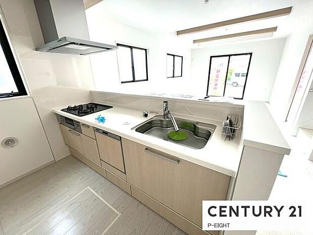 料理をしながらリビングを見渡せるつくりで、料理中も家族との会話がはずみます。