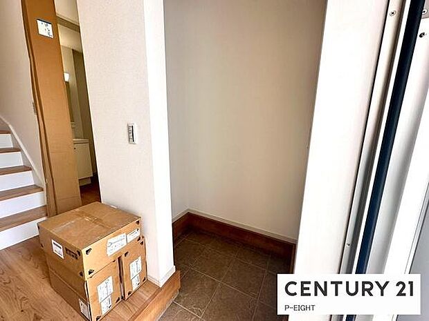 シューズクローゼット付きのため、収納できます!