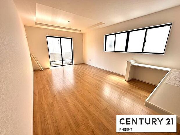 大きな窓のある陽当りの良いリビングです!