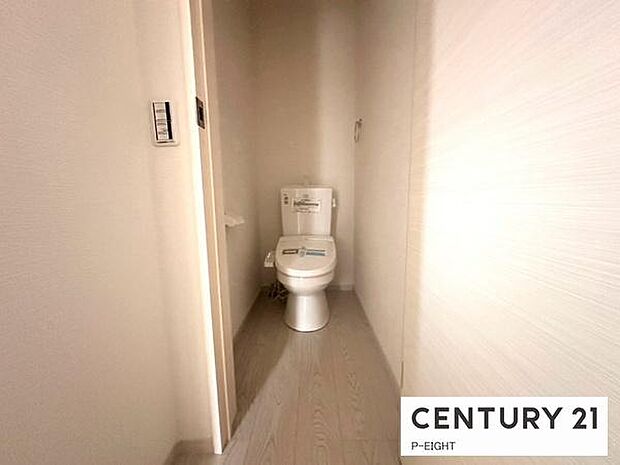 ウォシュレット付きの暖房便座で快適です!