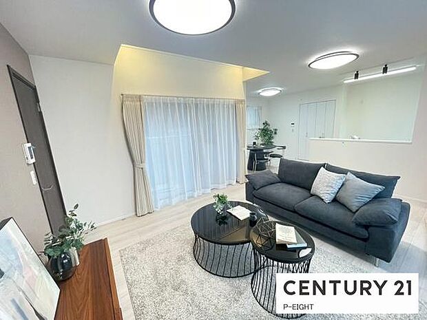 家族の笑い声が聞こえてきそうな、暖かい空間になっています。