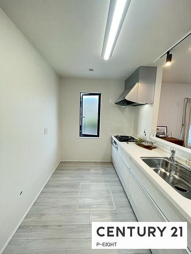 料理をしながらリビングを見渡せるつくりで、料理中も家族との会話がはずみます。