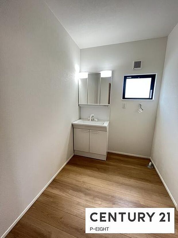 明るい洗面台で、毎日の身支度を!