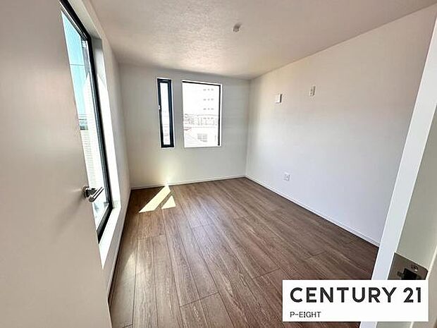 バルコニーに面した明るい部屋です!