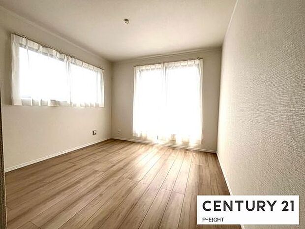 バルコニーに面している明るい部屋です！