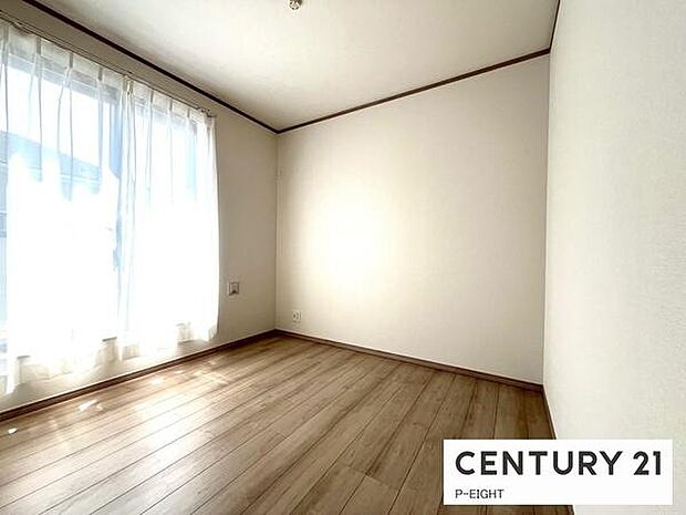 バルコニーに面している明るい部屋です!
