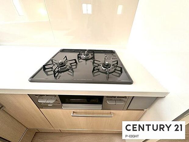 三口ガスコンロで料理もはかどりますね!グリルもあります!