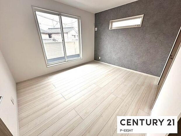 壁の色もアクセントとなりおしゃれな内装です！