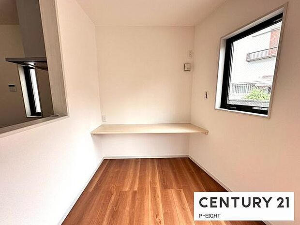 スタディーカウンターがあり、お子様の学習や在宅ワークに最適！