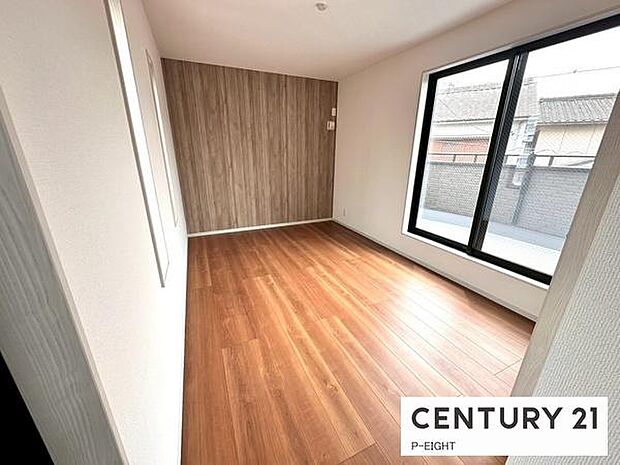 壁の色もアクセントとなりおしゃれな内装です！