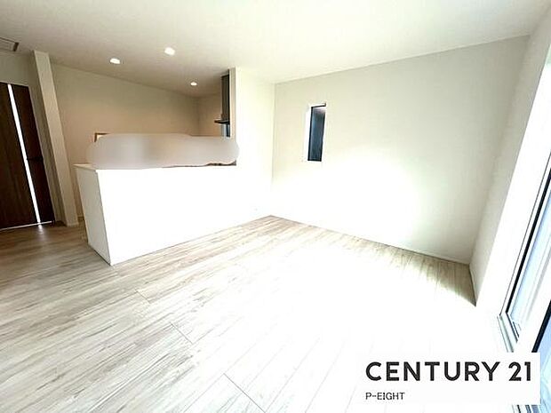 明るいリビングです!