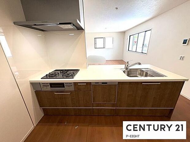 料理をしながらリビングを見渡せるつくりで、料理中も家族との会話がはずみます。