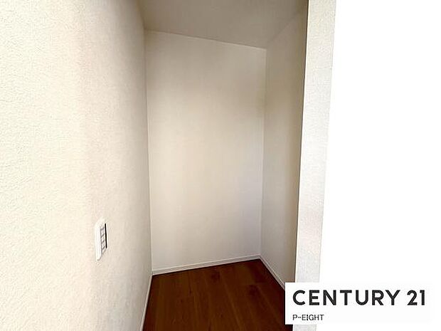 ウォークインクローゼットで楽々収納できます!