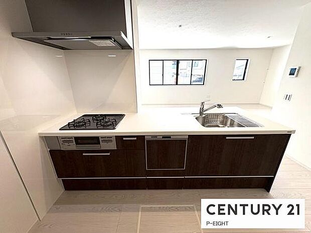 料理をしながらリビングを見渡せるつくりで、料理中も家族との会話がはずみます。