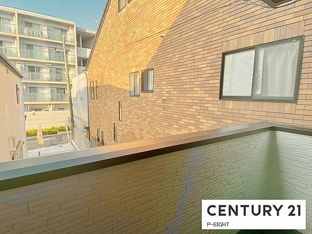 洗濯物は日当たりの良いバルコニーへ!