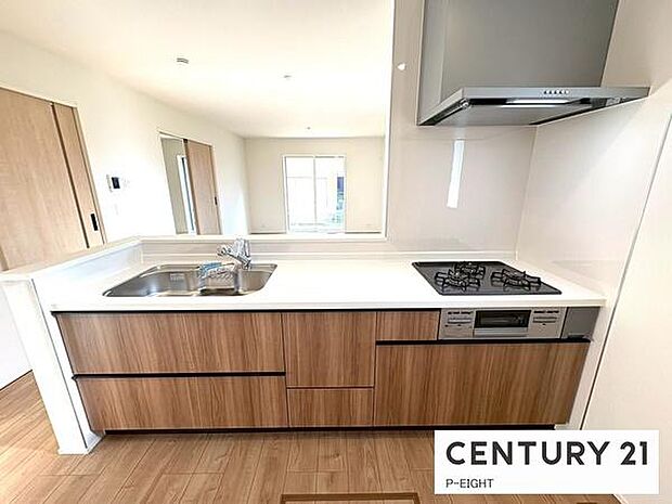 料理をしながらリビングを見渡せるつくりで、料理中も家族との会話がはずみます。