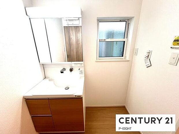 明るい洗面台で、毎日の身支度を!