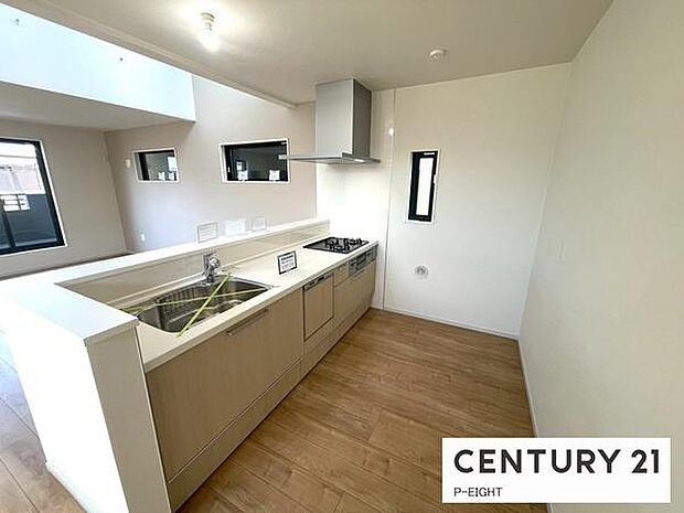 料理をしながらリビングを見渡せるつくりで、料理中も家族との会話がはずみます。