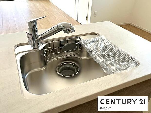 浄水器内蔵型のため、キッチン回りもスリムな印象です！