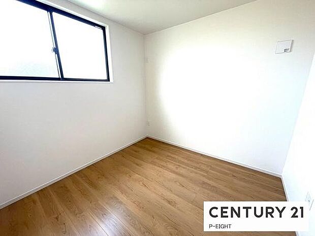 白を基調とした明るい部屋です！