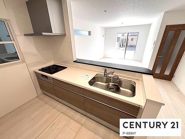 料理をしながらリビングを見渡せるつくりで、料理中も家族との会話がはずみます。