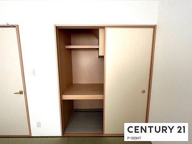 和室には収納に便利な押入れあり!