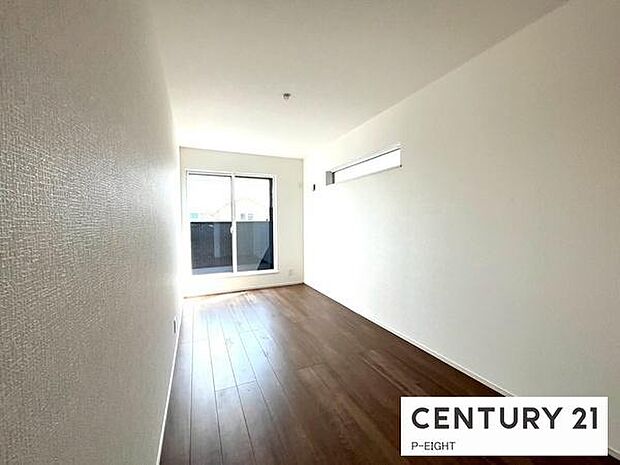 白を基調とした明るい部屋です！