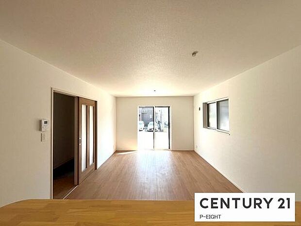 白を基調とした明るいリビングです!