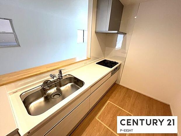 料理をしながらリビングを見渡せるつくりで、料理中も家族との会話がはずみます。