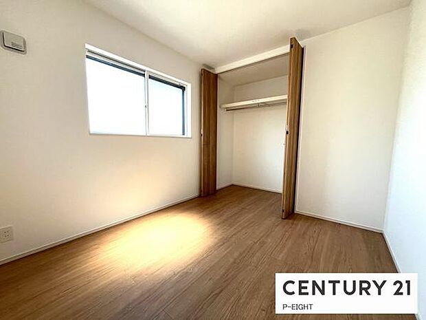 白を基調とした明るい部屋です!