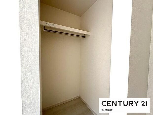 ウォークインクローゼットで楽々収納！