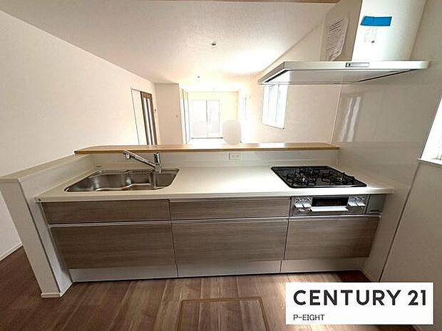 料理をしながらリビングを見渡せるつくりで、料理中も家族との会話がはずみます。