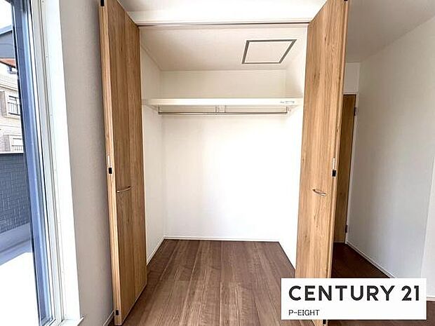 クローゼットで楽々収納！