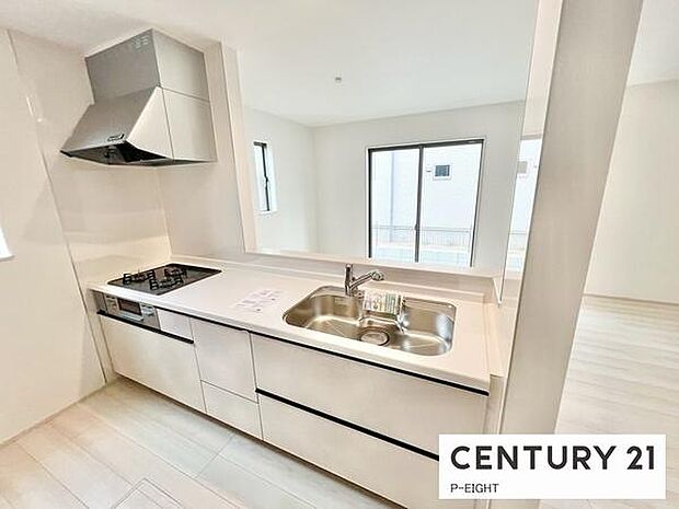 料理をしながらリビングを見渡せるつくりで、料理中も家族との会話がはずみます。