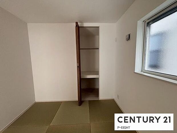 子育てや来客時に便利な畳敷きの洋室です!