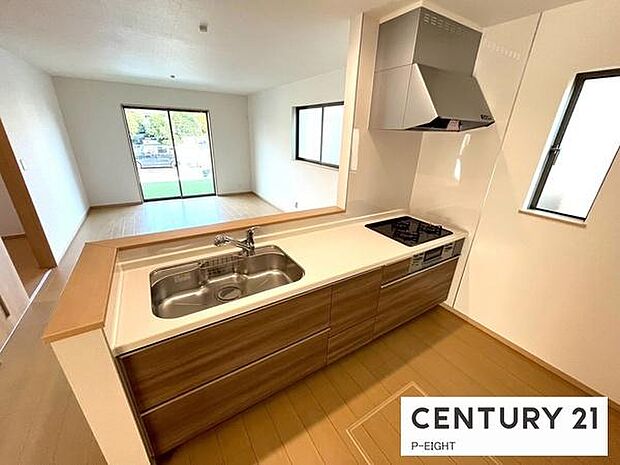 料理をしながらリビングを見渡せるつくりで、料理中も家族との会話がはずみます。