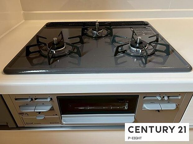 三口ガスコンロで料理もはかどりますね！グリルもあります！