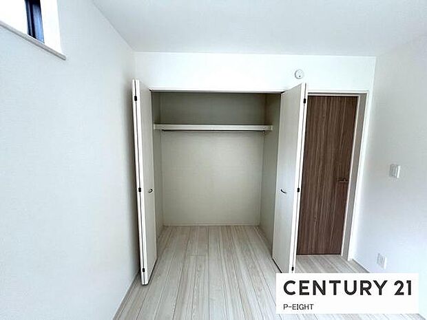 クローゼットで楽々収納！